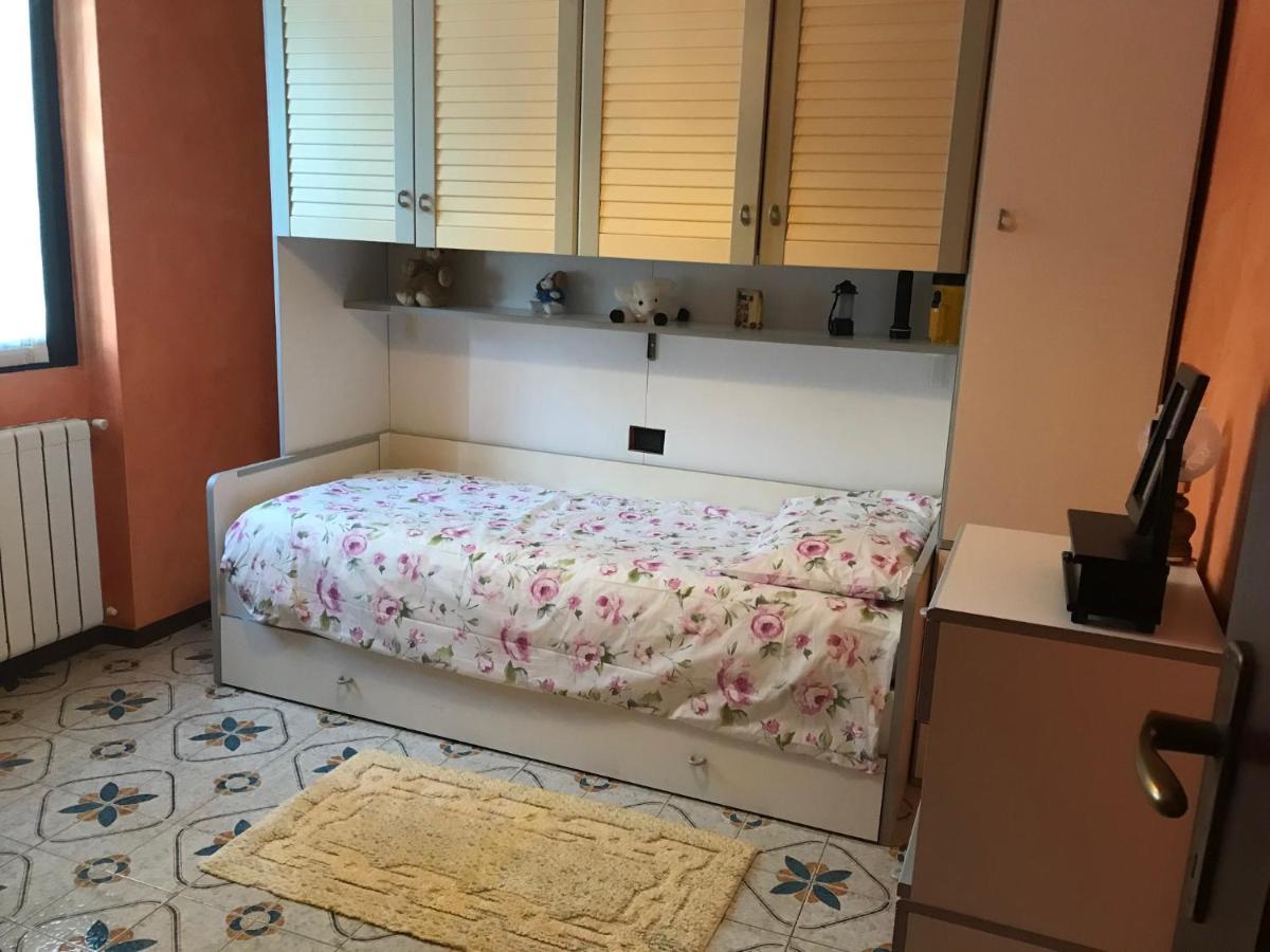 Family Gb - Dimora Fiorita Vila Armeno Exterior foto