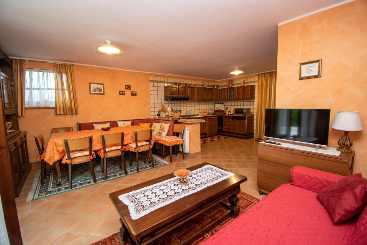 Family Gb - Dimora Fiorita Vila Armeno Exterior foto
