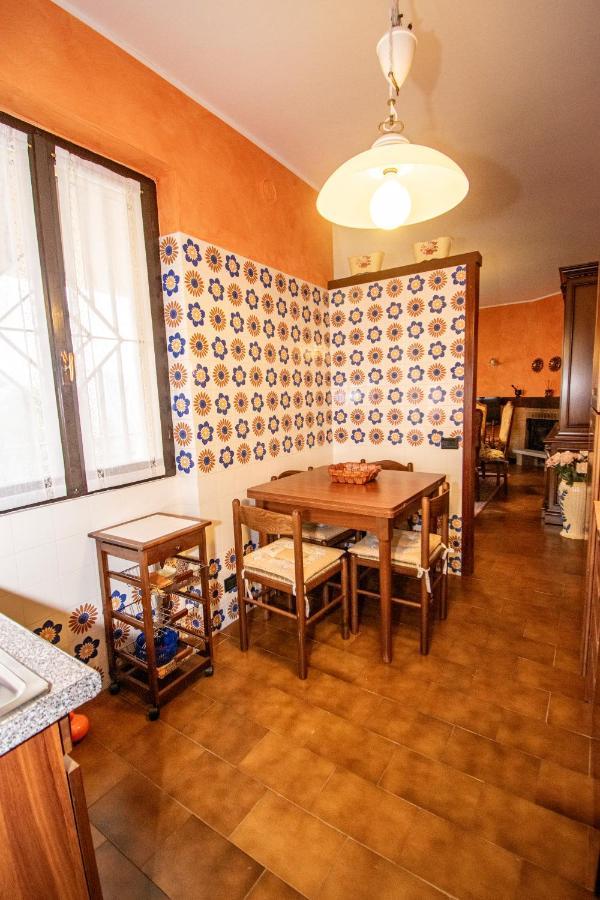 Family Gb - Dimora Fiorita Vila Armeno Exterior foto